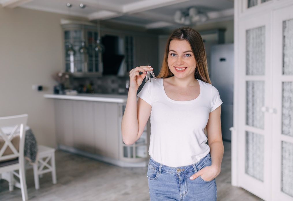 Kobiety wyprowadzają się z rodzinnego domu wcześniej niż mężczyźni